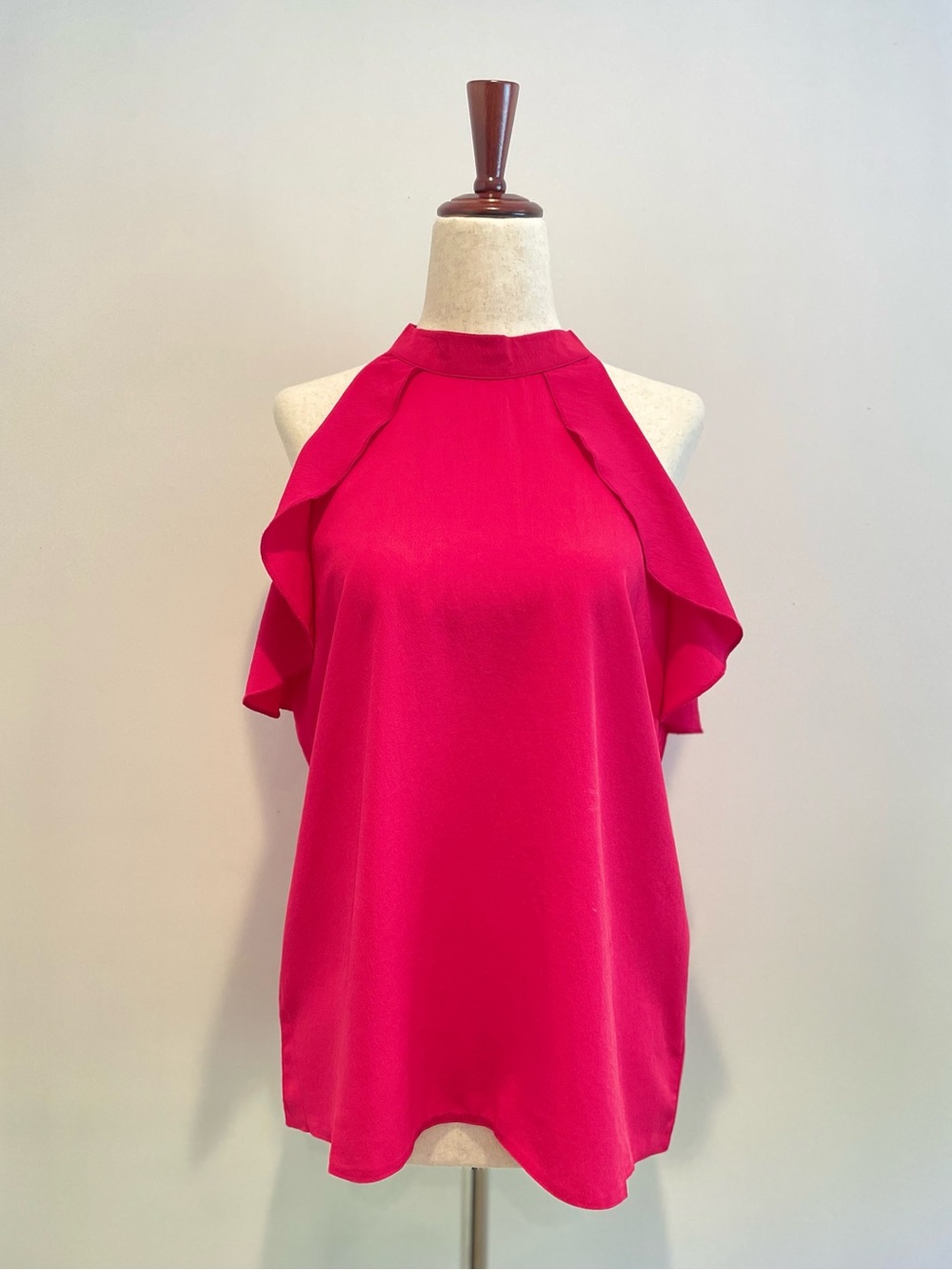 Romeo + Juliet Couture Halter Ruffle Sleeveless Hot Pink Top - size medium